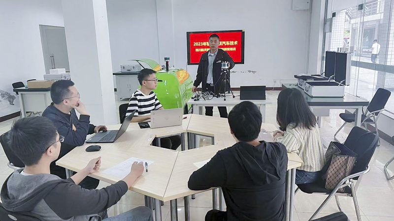 自考本科专业大致可以分为以下几类：